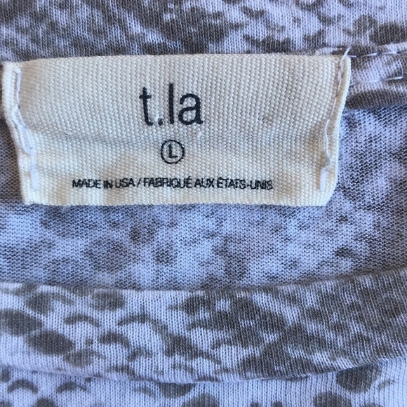 T.La python print flutter sleeve high-low top, size L - Picture 8 of 9